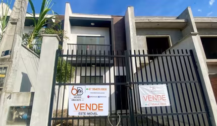 Sobrado Geminado á venda bairro Petrópolis