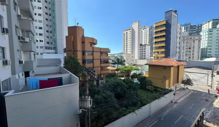 APARTAMENTO BEM LOCALIZADO PROXIMO AO MAR