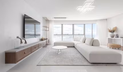 FRENTE MAR - MOBILIADO, EQUIPADO E DECORADO