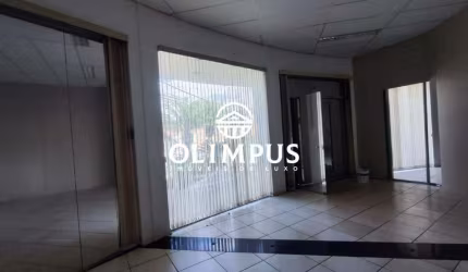 Excelente prédio comercial com área de 900m² no bairro Brasil.
