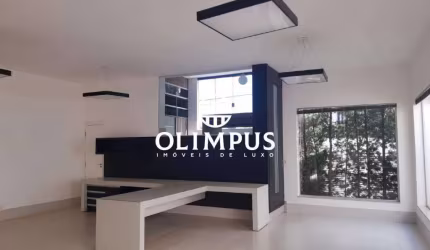 Excelente casa dispondo de fino acabamento em uma ótima localização no Fundinho.