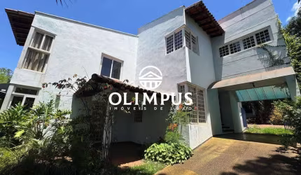 Lindo sobrado de 200m² em terreno de 864m² com ótima localização em Uberlândia.