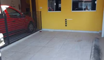 SÃO 2 CASAS - CASA - Piso Térreo 2 Dormitórios, WC. social, Sala de jantar, Sala de estar, Cozinha, A.S., Churrasqueira, 1 Vaga de garagem coberta, Portão eletrônico. CASA - Piso Superior 2 Dormitório