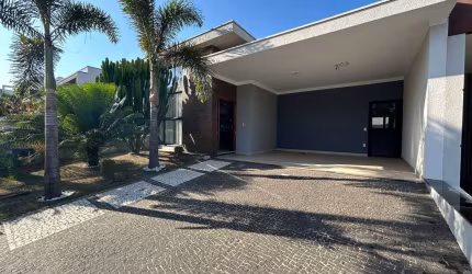 Casa de porteira fechada para venda no Res. Viena: