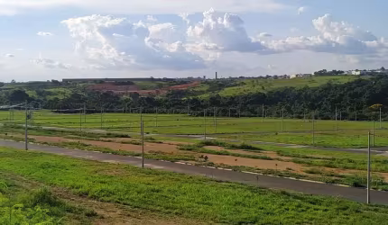 Terreno à venda em Salto-SP, bairro Novo São Pedro, 176,25 m² de área
