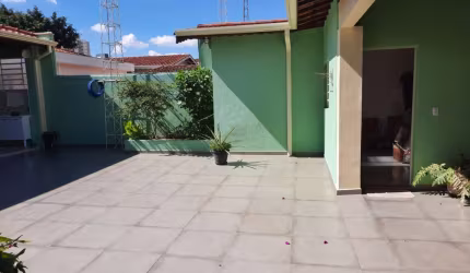 Excelente casa com suíte e ótimo quintal na Cidade Nova I em Indaiatuba