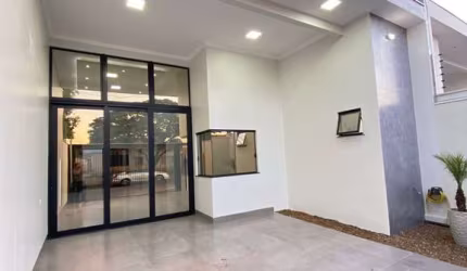 ? *EXCELENTE CASA NO JARDIM OÁSIS 2!* ?  *2 quartos* + *1 suíte* para garantir todo o espaço que você precisa! ??‍?‍?‍?