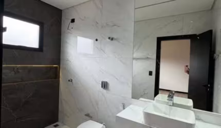 ?✨  Oportunidade Imperdível: Casa Térrea de Esquina à Venda com Amplo Espaço! ✨?