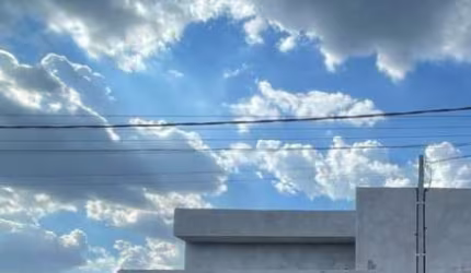 ?✨Oportunidade Única! Casa Moderna no Jardim Ecovalley ✨? Se você busca conforto e um design moderno, esta casa é perfeita para você!