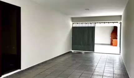 ? Casa Completa com Edícula, Suíte Master e Área Gourmet – Jardim América / Itatiaia