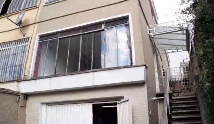 VILA MARIANA Sobrado 200M², 4 dormitórios, EDICULA, 4 vagas de garagem ótima localização e valor !!!