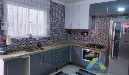 SANTO ANDRÉ Casa 150M², 2 dormitórios, 4 vagas, ótima localização e valor !!!!