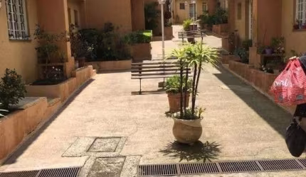 SANTO ANDRÉ Sobrado Condomínio fechado 74M², 3 dormitórios, 1 vaga com ótima localização e valor !!!