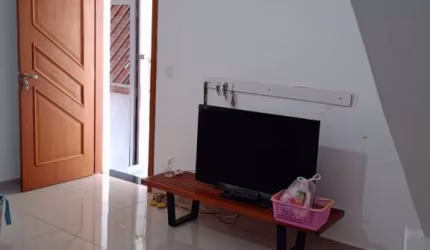Sobrado à venda com 3 dormitórios e suíte na Vila das Mercês!!