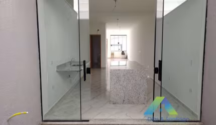 Lindo e novo sobrado com 125 m² em 3 dormitórios, 1 suíte e 2 vagas.