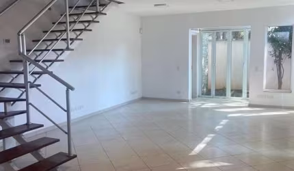 Sobrado com 4 Quartos e 7 banheiros para locação ao lado do Metrô Eucapiltos e Shopping Ibirapuera - Moema/SP!