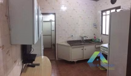 Ótima casa em bairro privilegiado a 5 minutos da estação do metro Sacomã e a 10 minutos da estação de metro Ipiranga.