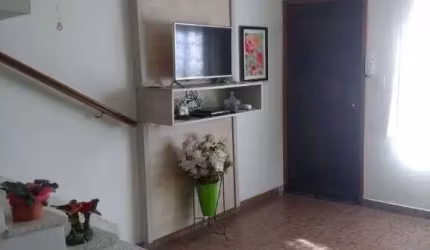 Casa de vila com 2 quartos, 1 vaga - Campo Belo