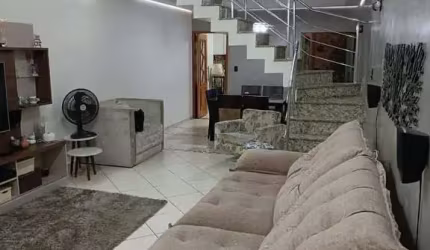 Casa com 03 quartos na Vila Ema 190m²