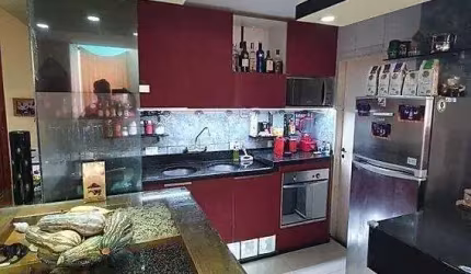 Linda Cobertura toda reformada com decoração moderna a 5 minutos da estação do metro Praça da Arvore.
