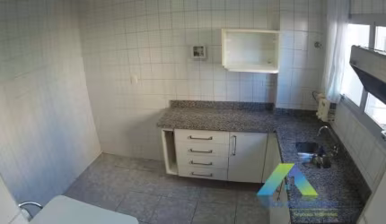 Ótimo apartamento com 2 dormitórios com fácil acesso a comercio e principais avenidas.