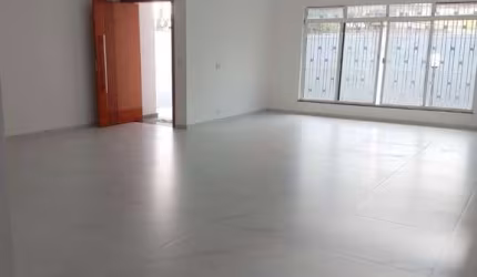 LINDA MANSÃO RECEM CONSTRUIDA COM 4 DORMITÓRIOS E 4 VAGAS NA SAÚDE !!!