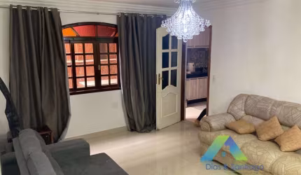 Sobrado com 04 quartos e 320m² de area construida