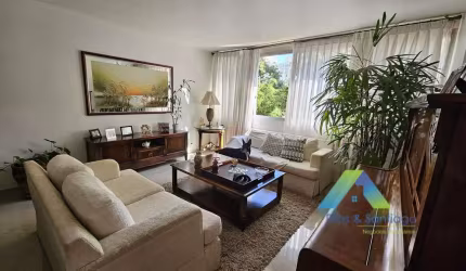Apartamento alto padrão com 135m² em localização privilegiada na Estação de Metrô Moema/Zsul com 3 dormitórios, 1 suíte.