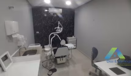 Sala Comercial com 15m² toda estruturada com cadeira odontológica em localização privilegiada na Vila das Mercês/Saúde. Ambiente ideal para profissionais  dentista.
