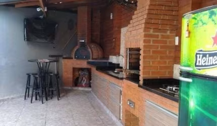 Casa linda, com móveis planejados em todos os ambientes e um excelente espaço Gourmet para pizza e churrasco, 10 minutos a pé do metrô Conceição.
