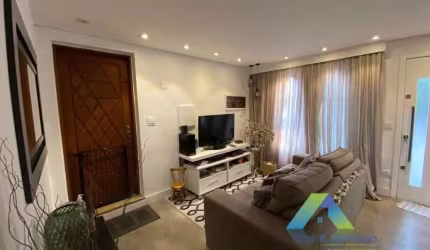 Sobrado com 4 Quartos e 5 banheiros à Venda, 180 m² por R$ 899.900