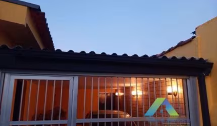 Casa térrea 3 dormitórios, 2vagas, churrasqueira, lareira, quintal com excelente localização e valor!