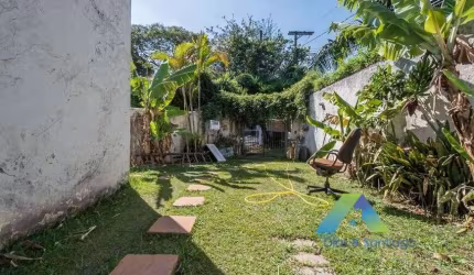 Casa com 4 Quartos e 2 banheiros à Venda, 235 m² por R$ 800.000,00