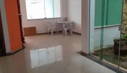 Lindo sobrado 3 suites, 4 vagas, espaço Gourmet localização privilegiada com excelente valor !