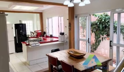 Linda casa a 10 minutos da estação do metro Conceição com 3 dormitórios,2 vagas área gourmet, localização privilegiada excelente valor!