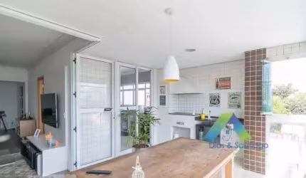 Apartamento 145 metros com varanda gourmet, sala 2 ambientes e 3 suítes. Com fácil acesso a comercios e principais avenidas.