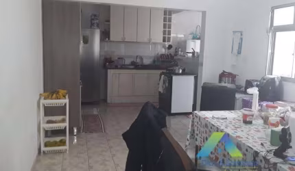 Excelente oportunidade sobrado com ótima localização, com 3 dormitórios, 2 banheiros, quinta e 1 vaga