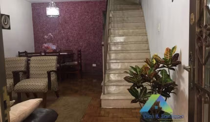Sobrado com 2 Quartos e 2 banheiros à Venda, 110 m² por R$ 520.000,