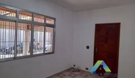 Excelente casa com 160 metros, 3 dormitórios, 2 vagas quintal com ótima localização e valor !