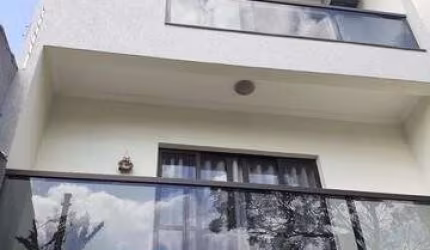 Sobrado em Santo André 290 metros, todo reformado, 3 dormitórios excelente localização com ótimo valor.