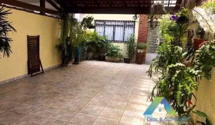 Lindo sobrado 168 metros, 4 dormitórios, 3 vagas, quintal entre as estações do metro Saúde e Praça da Arvore ótimo valor !