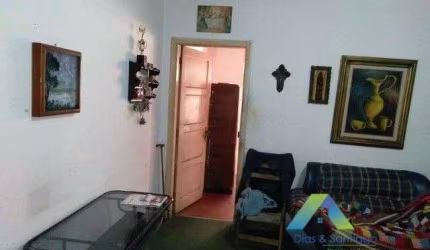 Casa 185 metros, a 5 minutos da estação do metro Praça da Arvore, ótima localização e valor !!!
