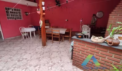 Duas casas à venda, Vila Liviero, São Paulo, SP
