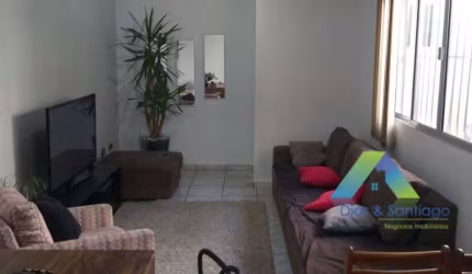 Santo André Sobrado 180M², 3 dormitórios, 2 vagas com ótima localização e valor !!!