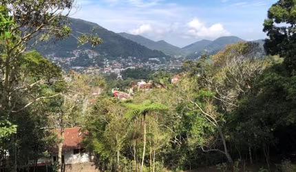 Terreno à venda na Rua Gilberto Fundão, 50, Parque do Ingá, Teresópolis, 728 m2 por R$ 240.000
