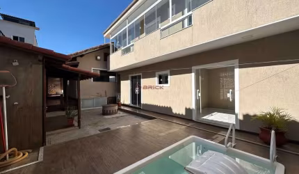 Casa com 5 quartos à venda na Rua Alexandre Fleming, 120, Vale do Paraíso, Teresópolis, 250 m2 por R$ 735.000