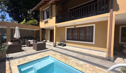 Casa independente com 6 quartos sendo 2 suítes no Comary - Teresópolis/RJ.