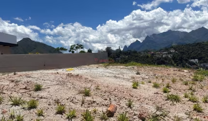 Terreno em condomínio fechado à venda na Rua Machado de Assis, 100, Tijuca, Teresópolis, 275 m2 por R$ 370.000