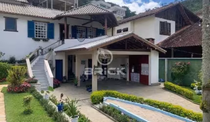 Casa com 4 quartos à venda na Rua Yeda, 256, Tijuca, Teresópolis, 250 m2 por R$ 1.350.000