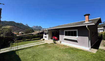 Casa em condomínio fechado com 4 quartos à venda na Estrada Diógenes Pedro da Costa, 200, Vargem Grande, Teresópolis, 186 m2 por R$ 785.000